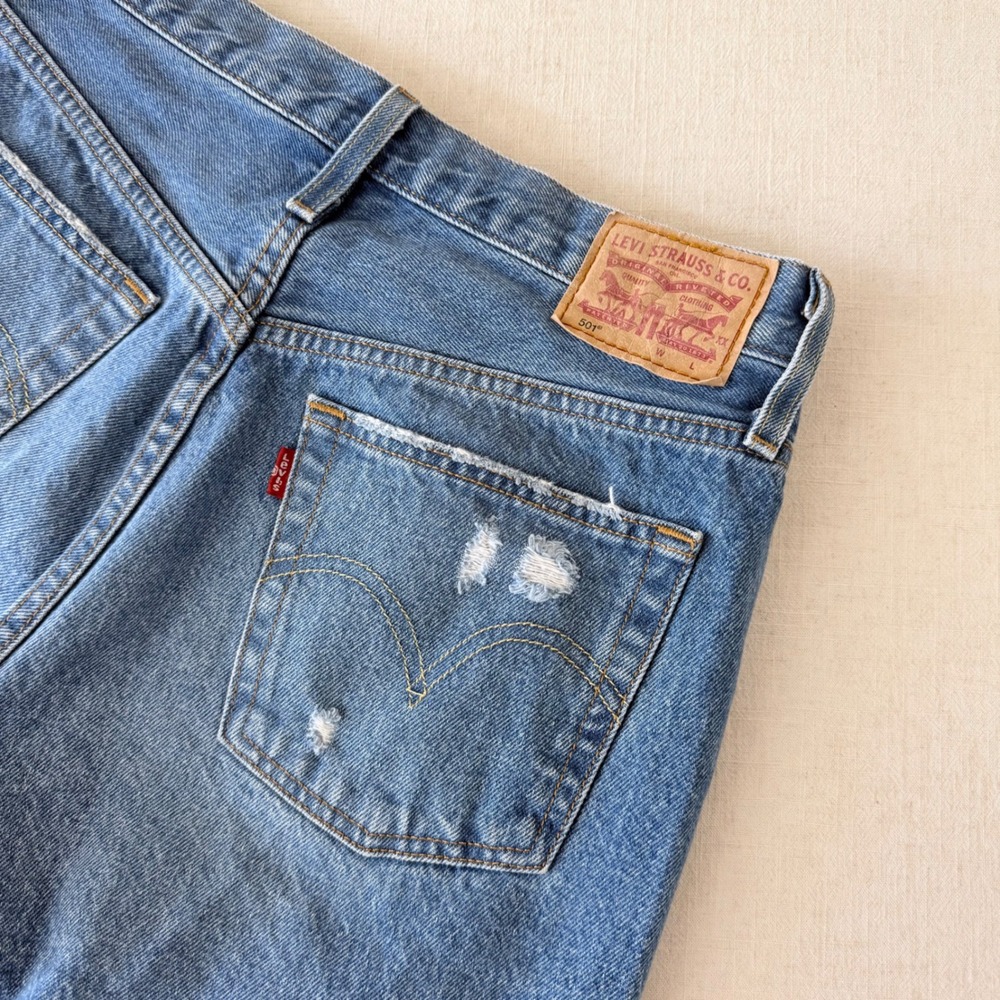 Levis 501 Original Distressed Denim Shorts Medium Wash Blue Womens 28 - Picture 5 of 11